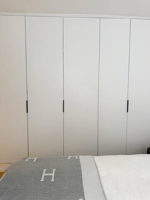 Londwell, Luxe And Leaves, Chelsea Flat With Private Garden Apartment Лондон Екстериор снимка